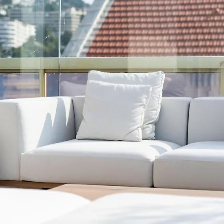 Sublime 3 Bedroom With Roof Terrace