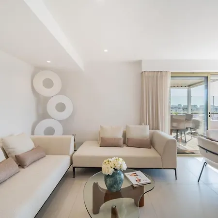 דירה Sublime 3 Bedroom With Roof Terrace קאן