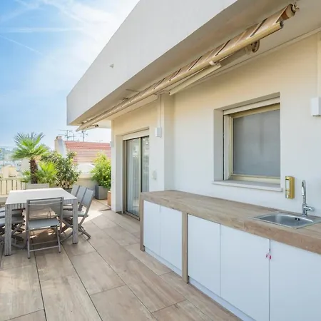 Sublime 3 Bedroom With Roof Terrace * קאן
