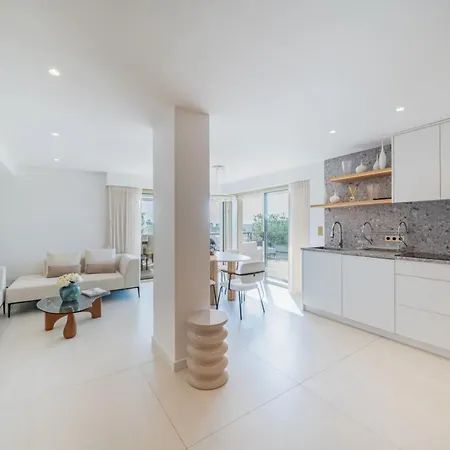 Sublime 3 Bedroom With Roof Terrace קאן